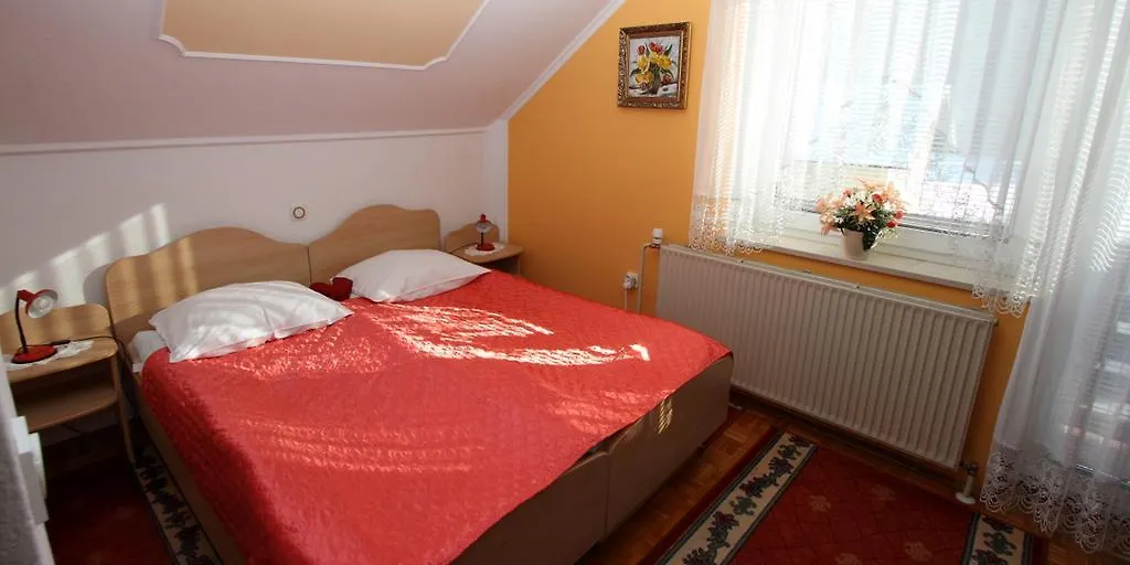 Bed & Breakfast Rooms & Apartments Jana Cerklje na Gorenjskem