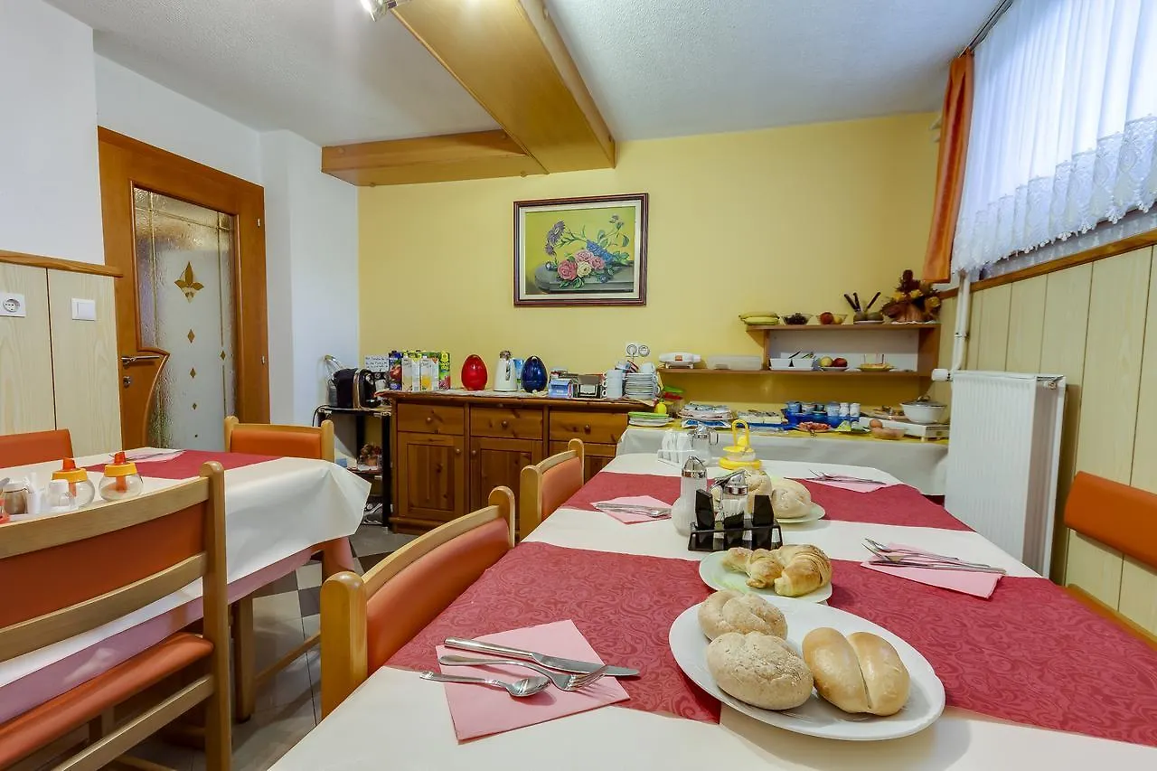 Bed & Breakfast Rooms & Apartments Jana Cerklje na Gorenjskem