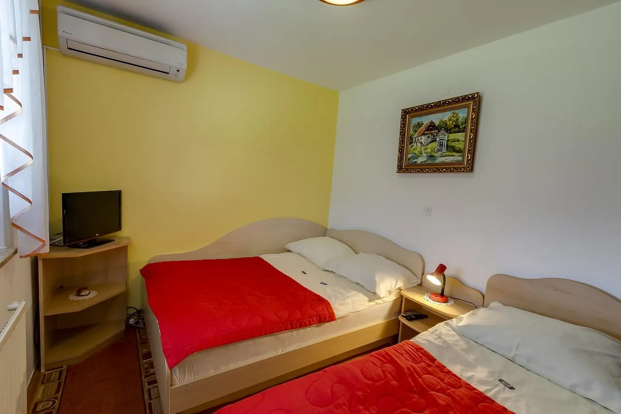 Bed & Breakfast Rooms & Apartments Jana Cerklje na Gorenjskem